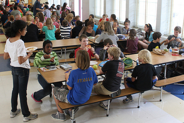 A successful new approach to meal programs at low-income schools will be coming to Texas next school year. The “community eligibility option” lets schools in high-poverty areas feed all their students for free. Photo: Woodley Wonderworks/TNS