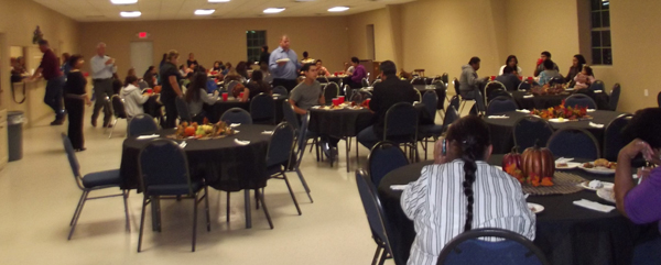 Thanksgiving-Dinner-for-Migrants.CIS--NOV-2013