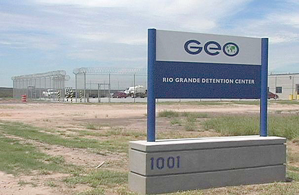 A new report exposes the impact of local lockup quotas at immigrant detention facilities under the Obama Administration. Photo: Austin Indymedia.