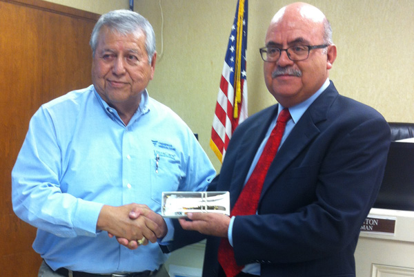 Mayor Polo Narvaez presents Consulate of Mexico at Brownsville, Rodolfo Quilantan Arenas, the key to the city in appreciation for his commitment to Los Fresnos