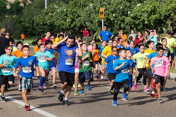 Actor Efren Ramirez (#5065) ran with a group of children in the UTRGV 16th annual STEMS Fun Run on Saturday, Nov. 7, 2015, in Brownsville. Ramirez is best known for his role as Pedro Sanchez in the 2004 movie “Napoleon Dynamite.” Photo: Paul Chouy/UTRGV.