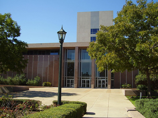 The Texas Supreme Court building. The court has established a new commission to help more low-and-middle income Texans access civil legal services. Photo: WhisperToMe/Wikimedia Commons